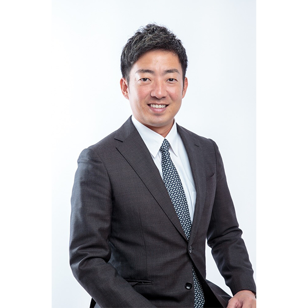 嘉弥真新也さん お写真